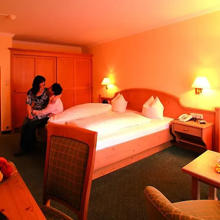 فندق Goldenes Kreuz 3*