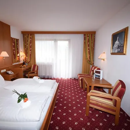 Goldenes Kreuz فندق